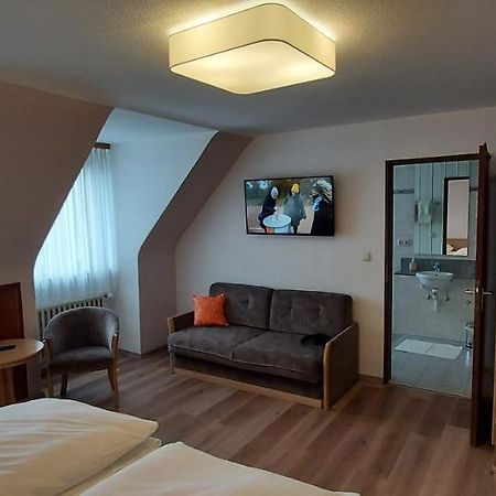 Hotel Astoria Bergrheinfeld Buitenkant foto
